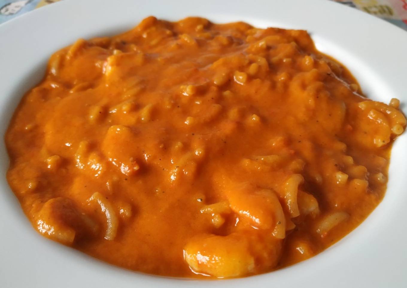 Fideuá thai de langostinos