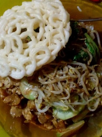 Langkah Gampang Menyiapkan Resep Rujak petis praktis rasa istimewa yang Enak Banget Anti Ribet, Mantap