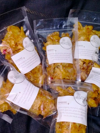 Langkah Mudah untuk Membuat Resep Keripik singkong balado basah yang Lezat Sekali Anti Ribet, Lezat Sekali