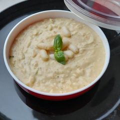 A picture of White bean dip.