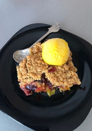 O poză a rețetei Crumble- 🥭🍑🍇🍎🍊.