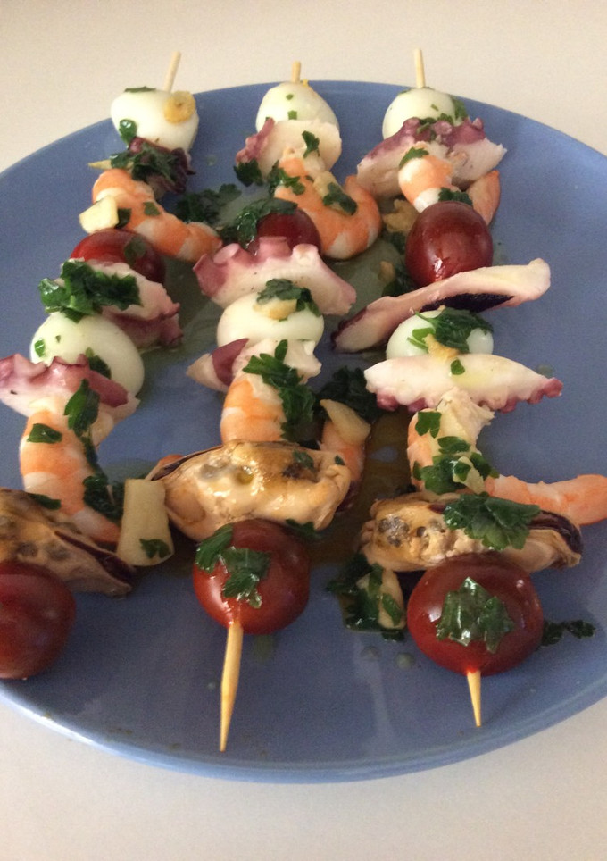 Una foto de Brochetas de langostinos 🍤