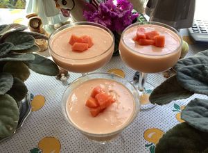 Una foto de Mousse de papaya (lechosa)