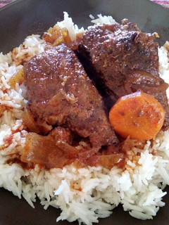 A picture of Κοκκινιστό στο slow cooker.