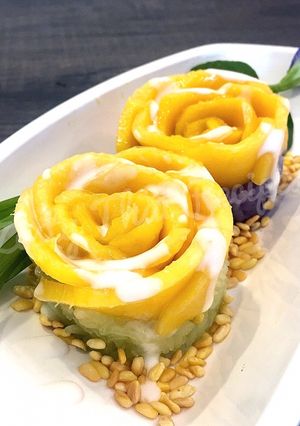 A picture of Mango Sticky Rice (Khao Niew Mamuang).