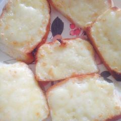 A picture of Garlic bread.