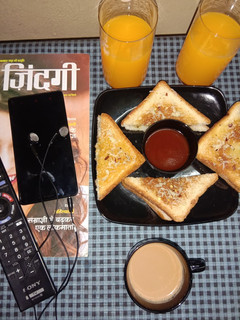 A picture of Cheese Toast.