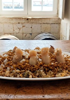 Una foto de Ensalada Fría de Lentejas de Bote con Mariscos en Lata