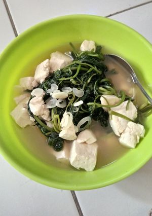 Foto resep Sup kangkung tahu simpel