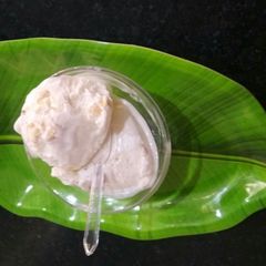 A picture of Kaju draksh ice cream (cashew).