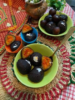 સ્ટફ્ડ કાલા જામુન (Stuffed Kala Jamun Recipe In Gujarati) રેસીપી મુખ્ય ફોટો