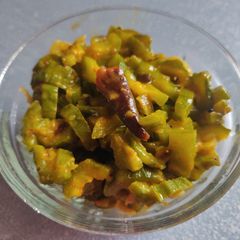 A picture of Peerkangai Poriyal/Ridge Gourd Fry.