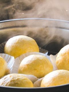 Hình của món Bánh bao bí đỏ (pumpkin pao).