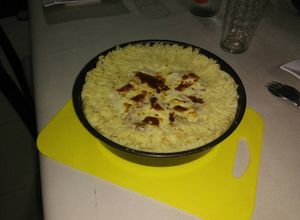 Una foto de Merluza con puré duquesa