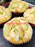 Matcha Streusel Bread