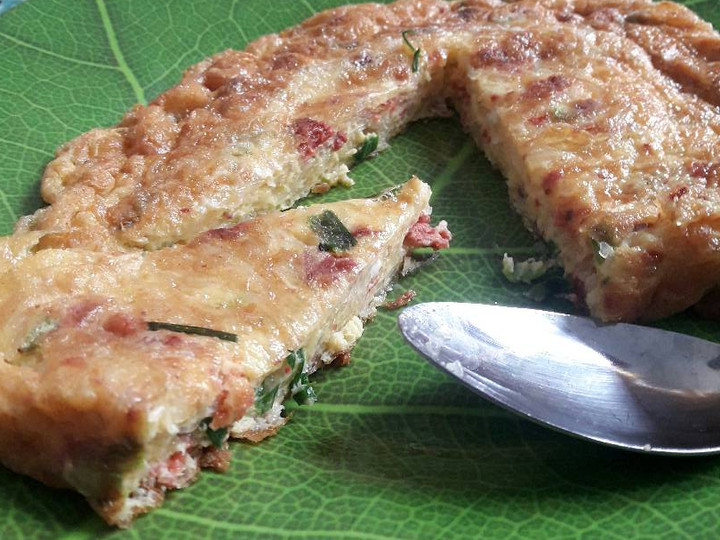 Bagaimana Menyiapkan Omelet bihun daging, Bisa Manjain Lidah