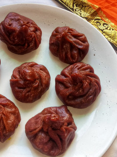 Wheat Beet Momos செய்முறை முக்கிய புகைப்படம்
