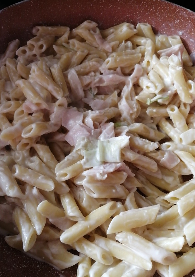 Una foto de Macarrones con nata