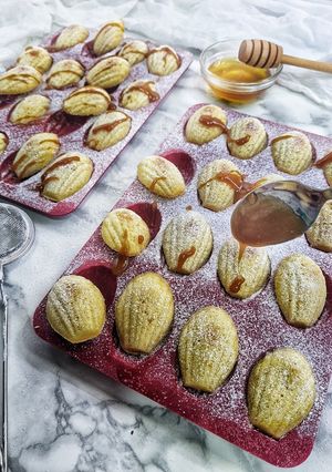 Una foto de Madeleines de naranja
