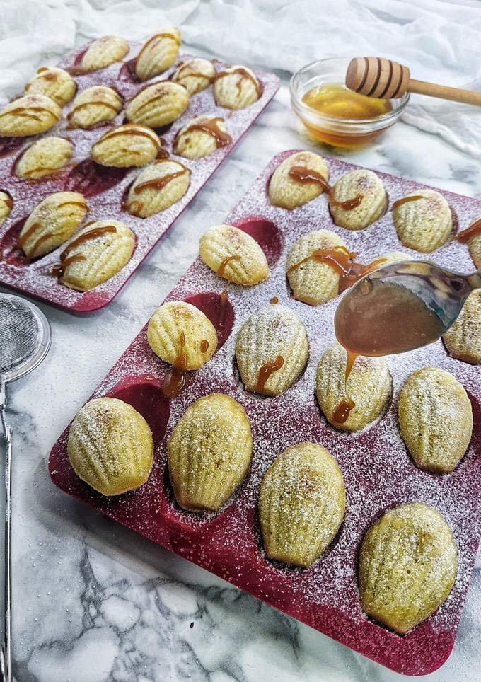 Una foto de Madeleines de naranja