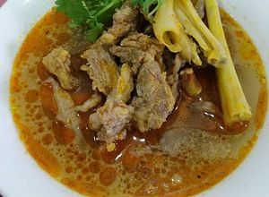 Hình của món Nạm bò xáo sả.