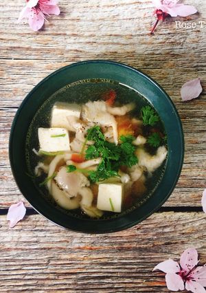 Hình của món Canh Nấm Bào Ngư Nấu Cà Chua.