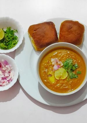 A picture of Pav bhaji.
