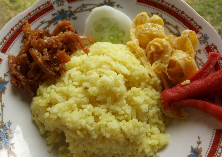 Nasi kuning simple