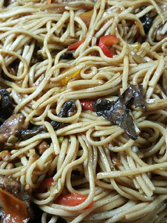 Una foto de Fideos "fritos" chinos