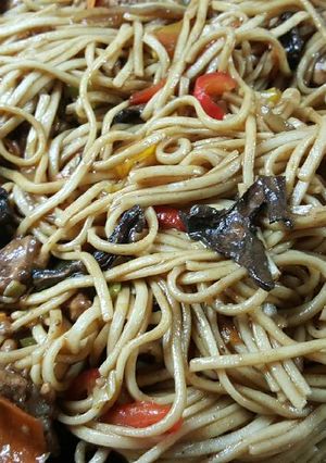 Una foto de Fideos "fritos" chinos