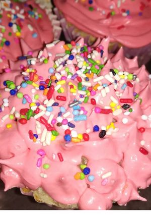 Una foto de Cupcakes de chocolate con glaseado de azúcar impalpable