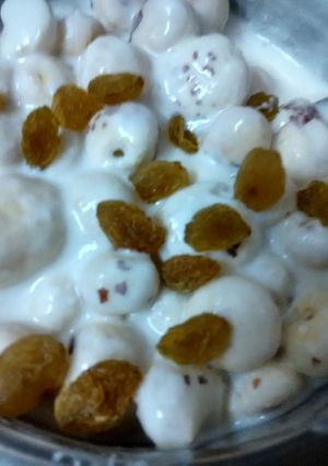 A picture of Sweet curd makhana.