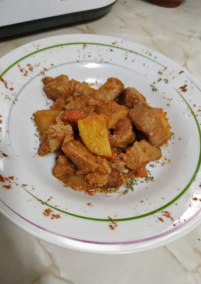 Una foto de Guiso de solomillo de cerdo con patatas