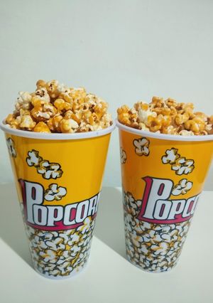 Una foto de 🍿 Receta de Pop Acaramelado Casero (¡Igual al del Cine!)