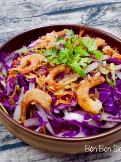 Hình của món Gỏi Tôm Khô Bắp Cải Tím.