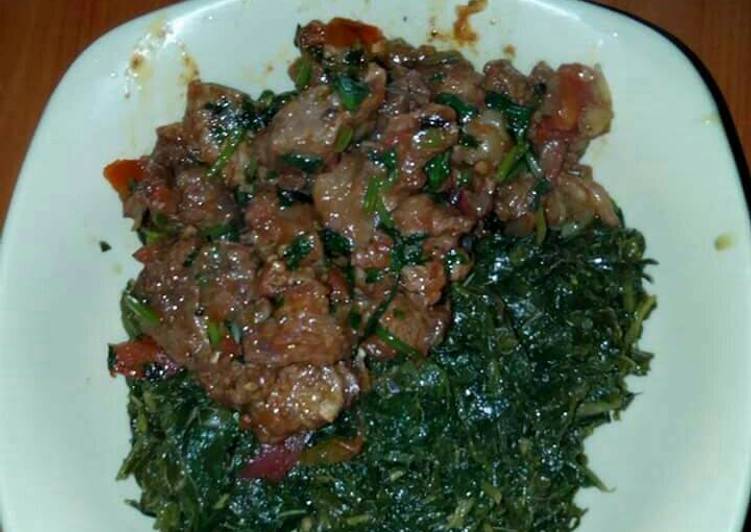 Wet fried beef with steamed kales