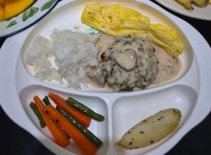 Foto resep Beef Hamburg Steak with Creamy Mushroom Sauce