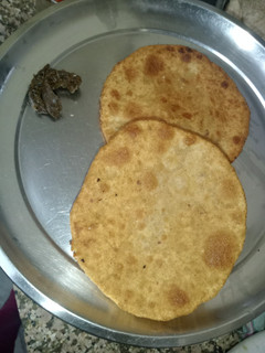 आलू पूड़ी (Aloo puri recipe in hindi) रेसिपी मुख्य फोटो