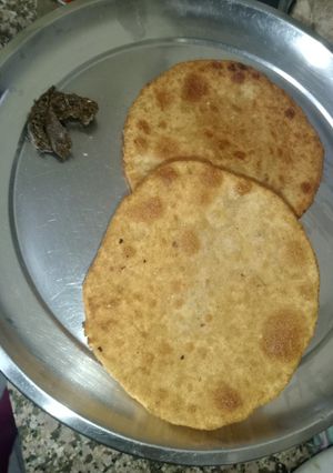 आलू पूड़ी (Aloo puri recipe in hindi) रेसिपी मुख्य फोटो