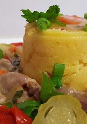 O poză a rețetei Tocăniță de pipote și inimi de pui.
