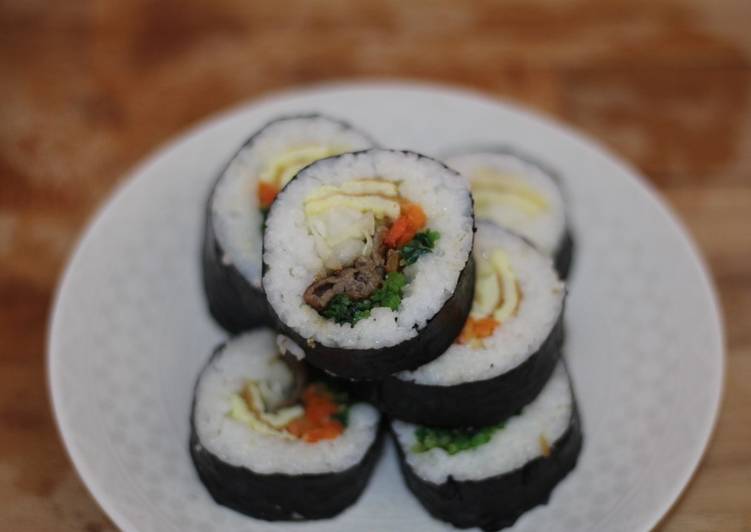 Bulgogi Gimbab (불고기 김밥)