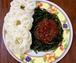 Fresh, Membuat Rujak Kangkung Praktis Enak