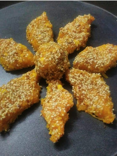 पपीता साबुदाना तिल बर्फी (Papita sabudana til barfi recipe in Hindi) रेसिपी मुख्य फोटो