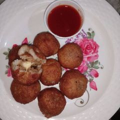 A picture of Cheesy Bread Balls.