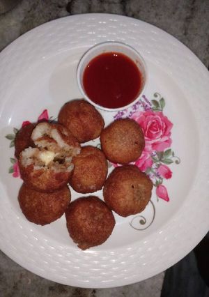 A picture of Cheesy Bread Balls.