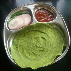 Oil free moongdal aur spinach ka dosa A picture of Oil free moongdal aur spinach ka dosa.