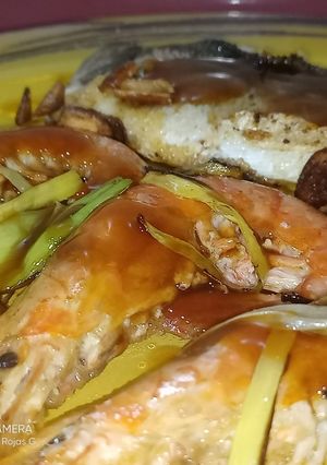 Una foto de Lubina y gambas langostineras 🦐🦐