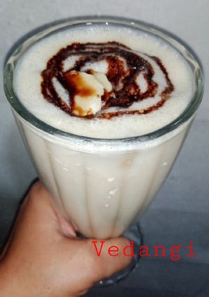 A picture of Banana Caramel Milkshake.