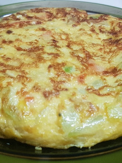 Una foto de Tortilla de verduras y patata