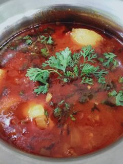 आलू रस्सा भाजी (aloo rassa bhaji recipe in marathi) रेसिपी चे मुख्य फोटो 